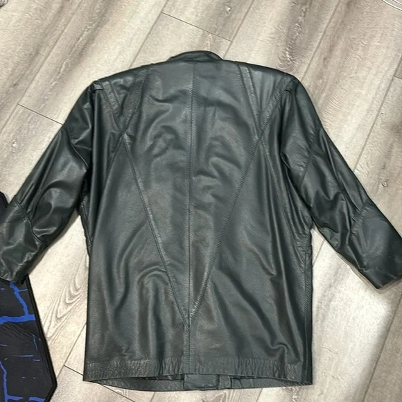 Beautiful 80s leather outer jacket - Picture 3 of 3